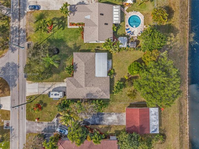 5331 NW 77th Ct, Pompano Beach, FL 33073