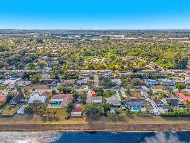 5331 NW 77th Ct, Pompano Beach, FL 33073