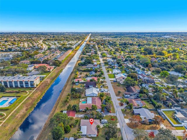 5331 NW 77th Ct, Pompano Beach, FL 33073