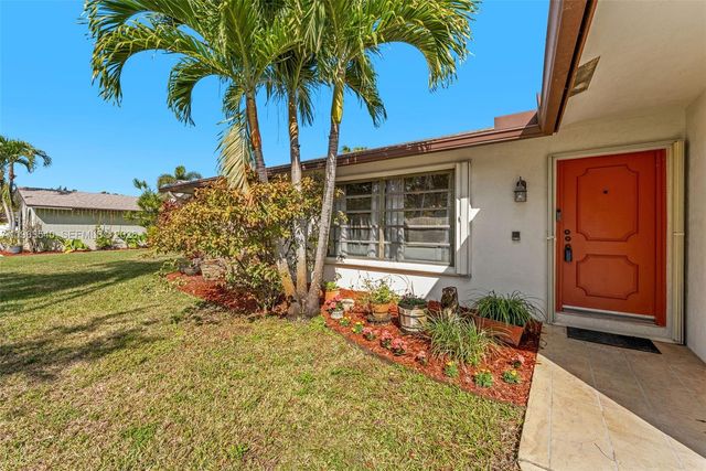 5331 NW 77th Ct, Pompano Beach, FL 33073