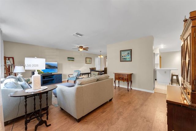 5331 NW 77th Ct, Pompano Beach, FL 33073