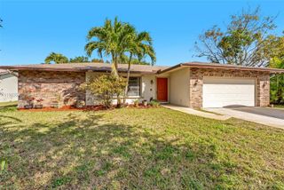 5331 NW 77th Ct, Pompano Beach, FL 33073