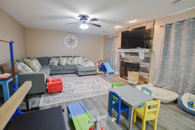 3766 Windhaven Drive, Clarksville, TN 37040