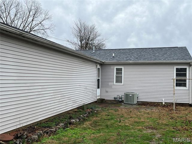 1111 Mulliken Street, Carlyle, IL 62231