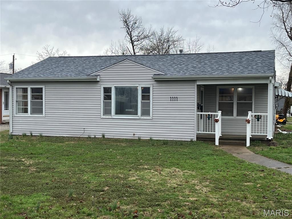 1111 Mulliken Street, Carlyle, IL 62231