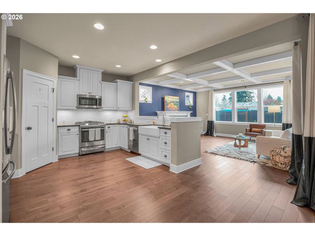 6015 Se STEELE St, Portland, OR 97206