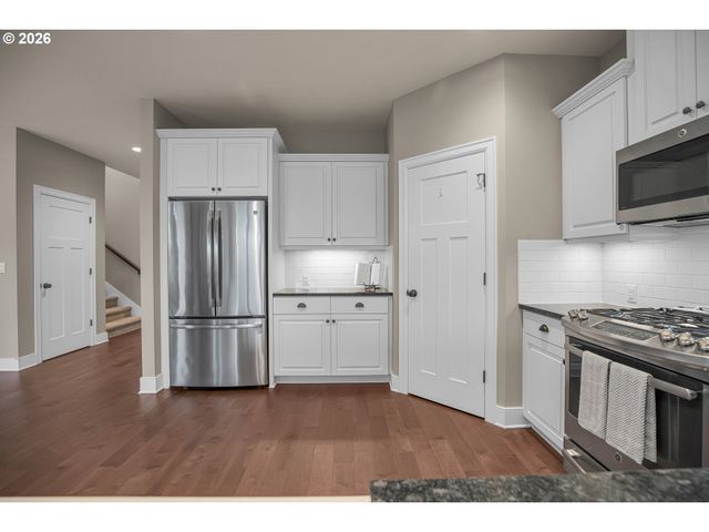 6015 Se STEELE St, Portland, OR 97206