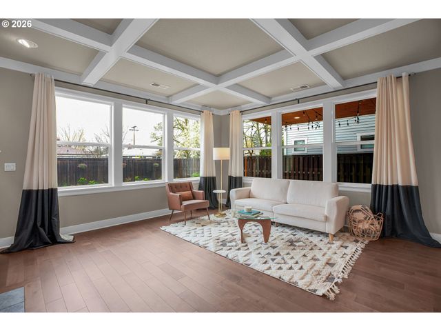 6015 Se STEELE St, Portland, OR 97206