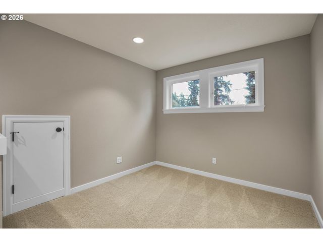 6015 Se STEELE St, Portland, OR 97206