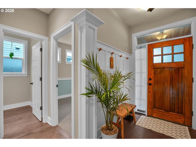 6015 Se STEELE St, Portland, OR 97206