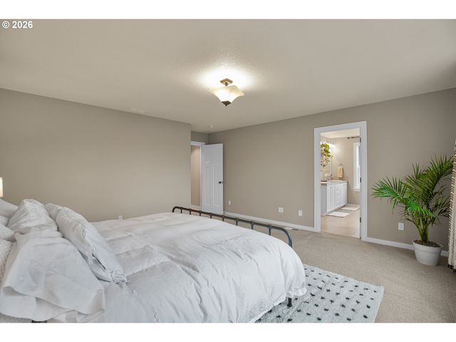 6015 Se STEELE St, Portland, OR 97206