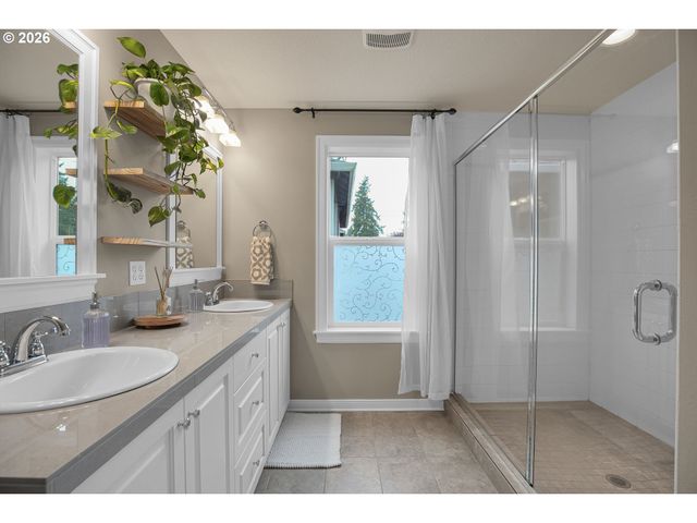 6015 Se STEELE St, Portland, OR 97206