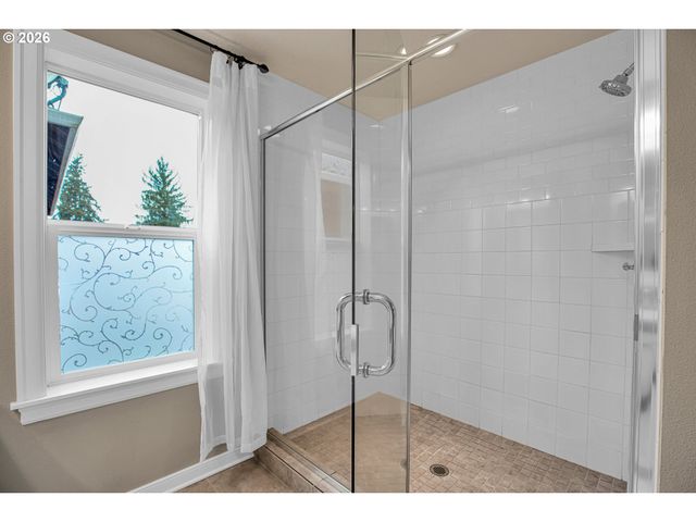 6015 Se STEELE St, Portland, OR 97206