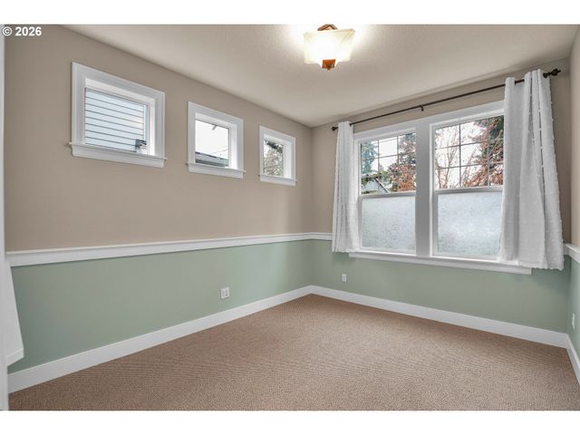 6015 Se STEELE St, Portland, OR 97206