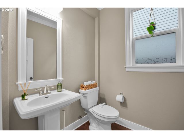 6015 Se STEELE St, Portland, OR 97206