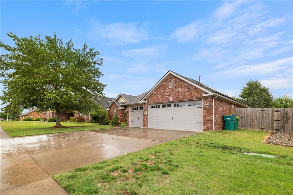 201 Monroe Street, Centerton, AR 72719