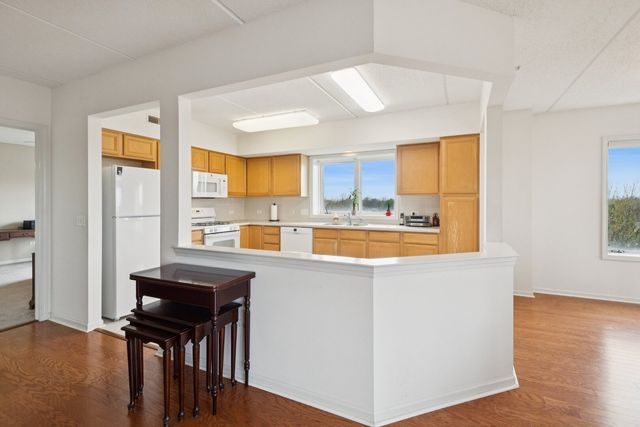 5155 Madison Street 509, Skokie, IL 60077