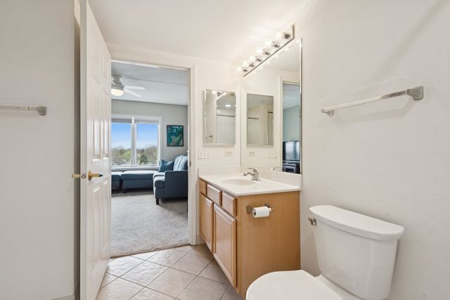 5155 Madison Street 509, Skokie, IL 60077