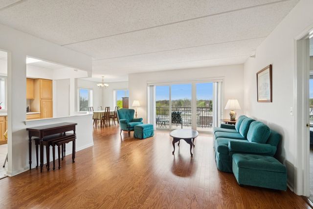 5155 Madison Street 509, Skokie, IL 60077