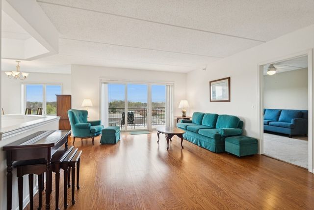 5155 Madison Street 509, Skokie, IL 60077