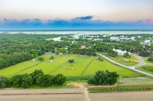 5004 Saltspray Lane, Johns Island, SC 29455