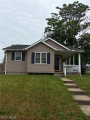 1010 6th Street SW, Canton, OH 44707