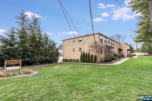 7 Van Vleck Street C0009, Montclair, NJ 07042