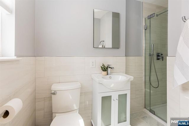 7 Van Vleck Street C0009, Montclair, NJ 07042