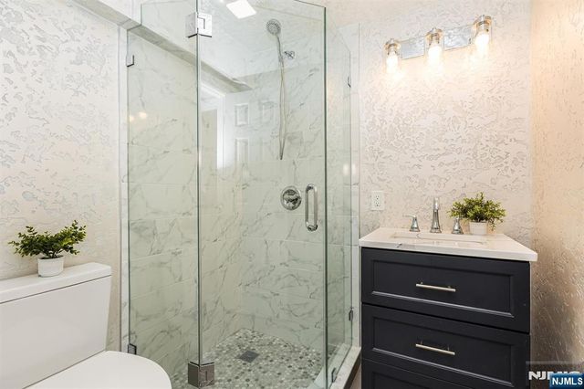 7 Van Vleck Street C0009, Montclair, NJ 07042