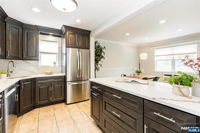 7 Van Vleck Street C0009, Montclair, NJ 07042