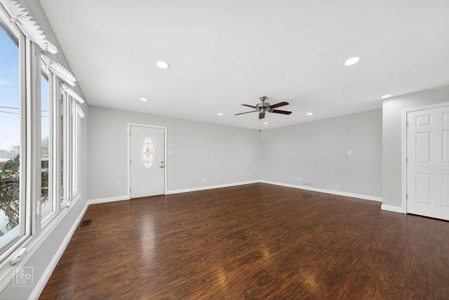 7850 Mcvicker Avenue, Burbank, IL 60459