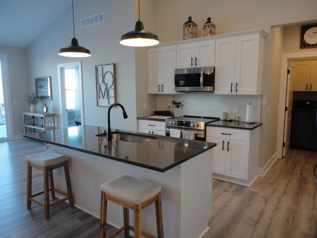 1469 Eagle Shore 41, Georgetown Twp, MI 49426