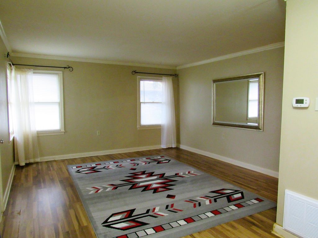 Image 13 of property listing at 2307 W Twohig Avenue, San Angelo, TX 76901