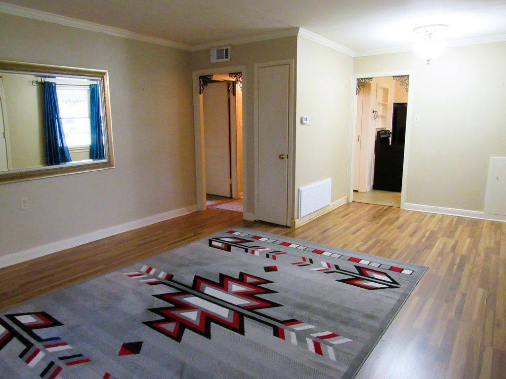 Image 14 of property listing at 2307 W Twohig Avenue, San Angelo, TX 76901