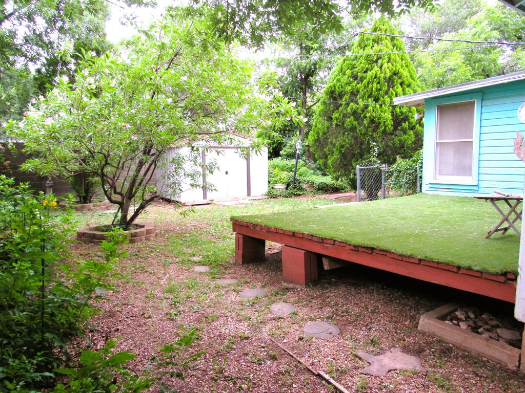 Image 19 of property listing at 2307 W Twohig Avenue, San Angelo, TX 76901