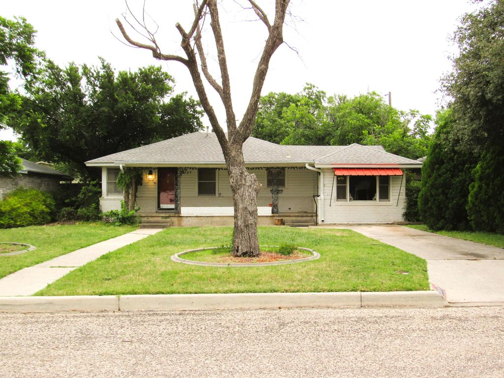 Image 2 of property listing at 2307 W Twohig Avenue, San Angelo, TX 76901