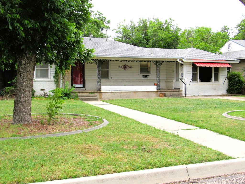 Image 3 of property listing at 2307 W Twohig Avenue, San Angelo, TX 76901