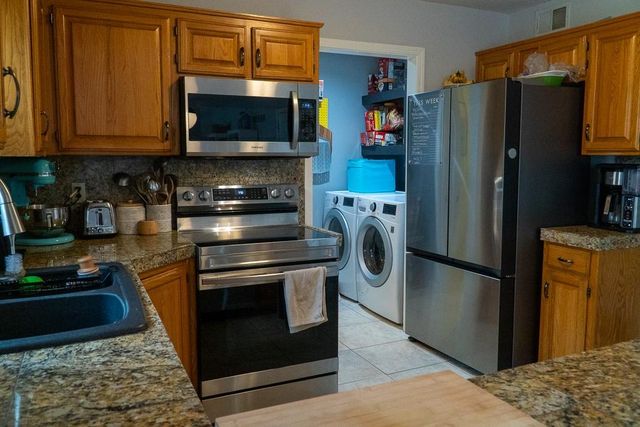 4301 NW Cortland Drive, Blue Springs, MO 64015