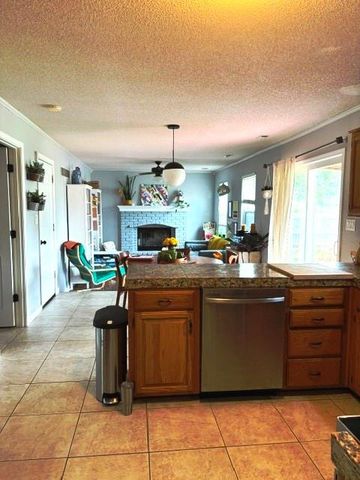 4301 NW Cortland Drive, Blue Springs, MO 64015