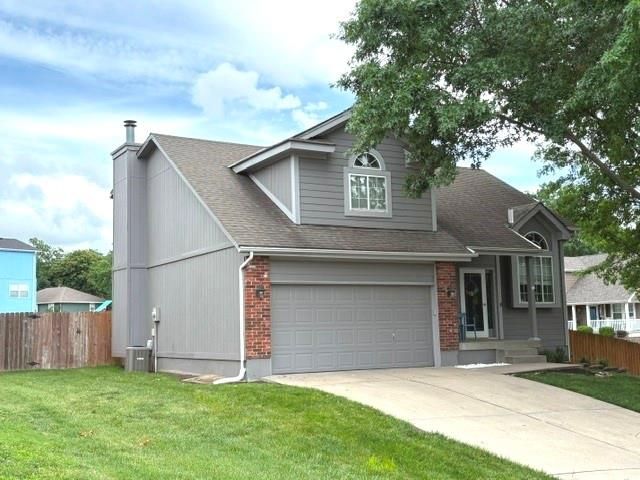 4301 NW Cortland Drive, Blue Springs, MO 64015