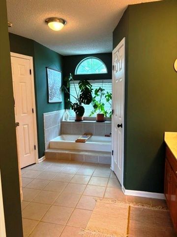 4301 NW Cortland Drive, Blue Springs, MO 64015