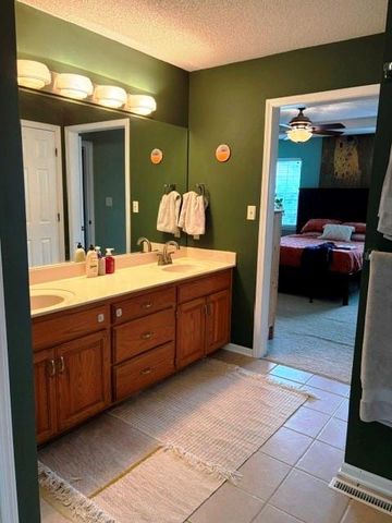 4301 NW Cortland Drive, Blue Springs, MO 64015