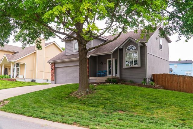 4301 NW Cortland Drive, Blue Springs, MO 64015
