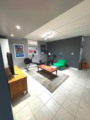 4301 NW Cortland Drive, Blue Springs, MO 64015