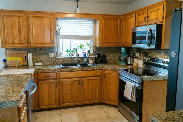 4301 NW Cortland Drive, Blue Springs, MO 64015