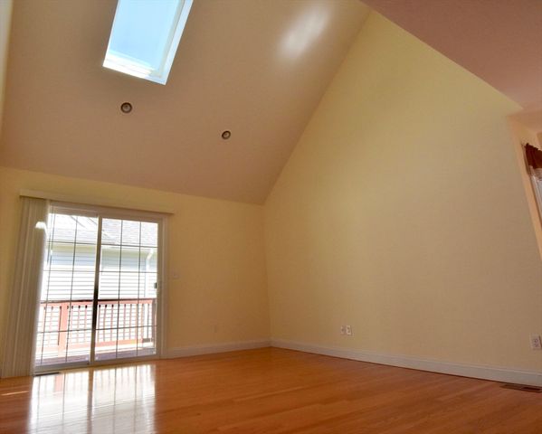 3 Enaya Cir 3, Worcester, MA 01606