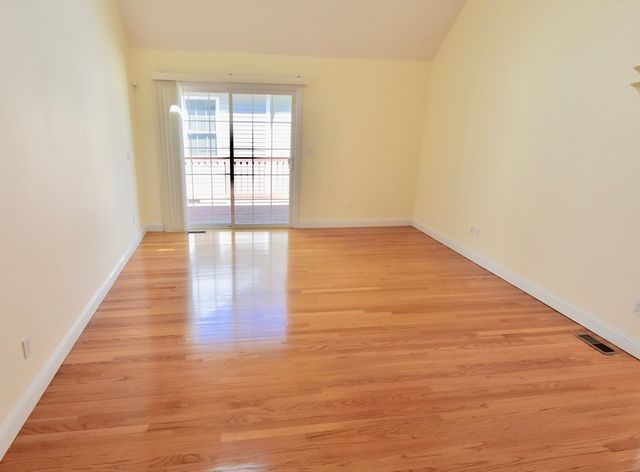 3 Enaya Cir 3, Worcester, MA 01606