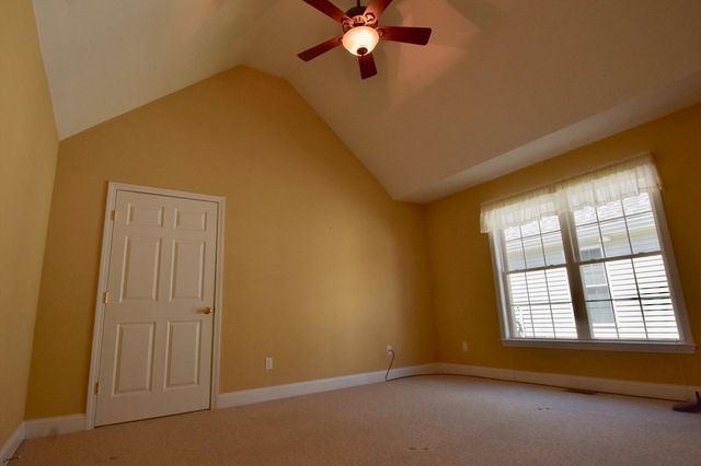 3 Enaya Cir 3, Worcester, MA 01606