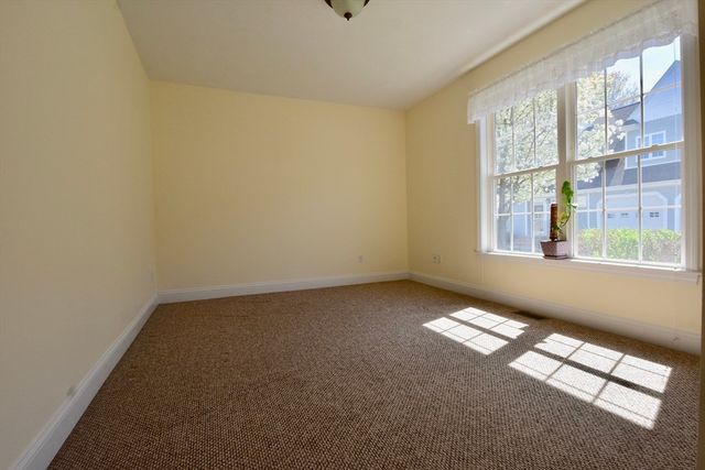 3 Enaya Cir 3, Worcester, MA 01606