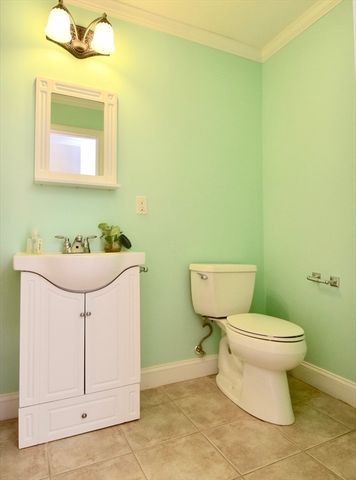 3 Enaya Cir 3, Worcester, MA 01606